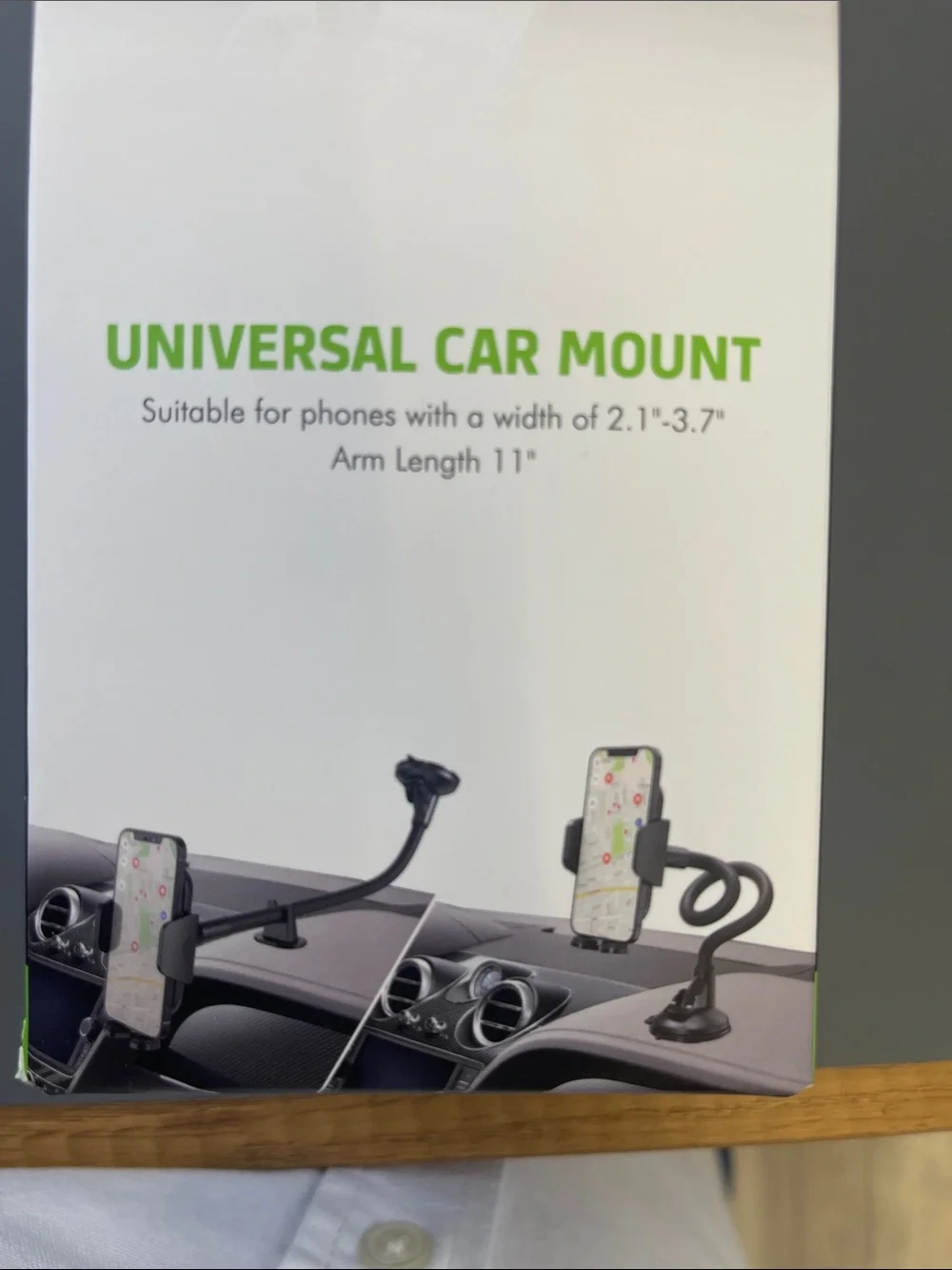 Esoulk Universal Car Mount in Black and Green